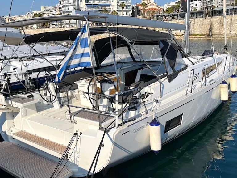 Charter a Bénéteau Oceanis 46.1 in Alimos on Samboat