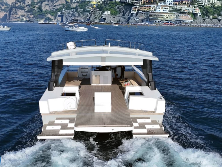 Yacht hire Positano cheap CAT SB380
