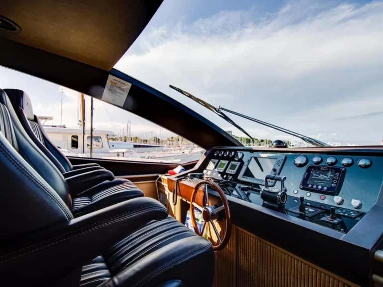 Yacht charter City of Cape Town - Bavaria BMB 30 Sport on SamBoat