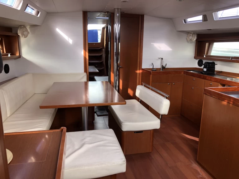 Hire Sailboat with or without skipper Bénéteau Saint-Mandrier-sur-Mer