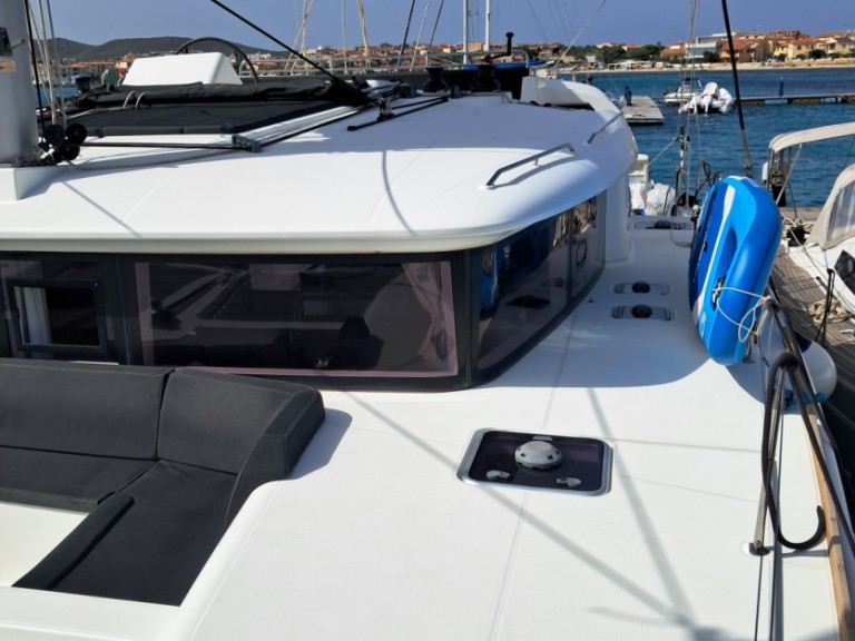 Yacht charter Golfo Aranci - Lagoon Lagoon 450 F on SamBoat