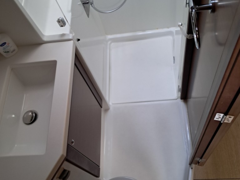 Hire a Lagoon Lagoon 450 F Golfo Aranci