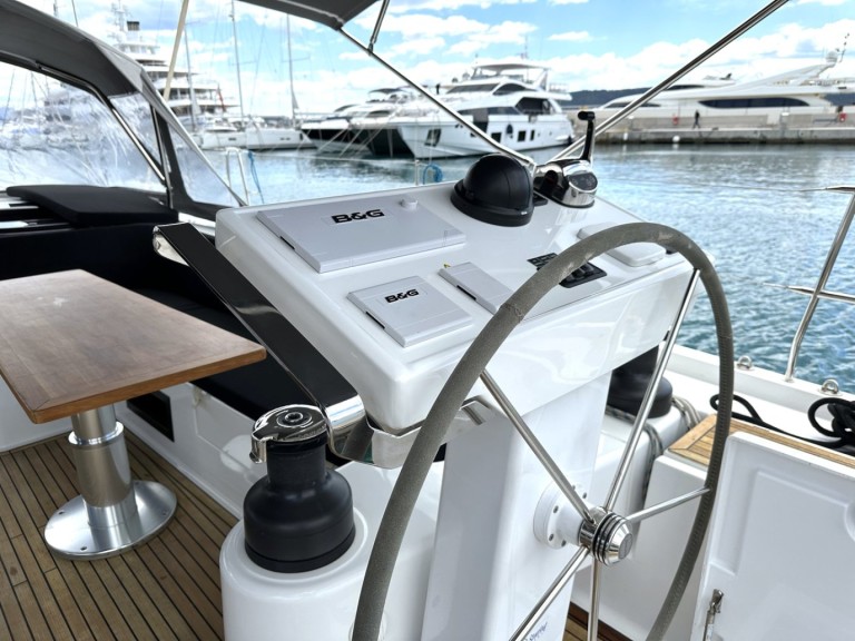 Sailboat hire in Seget Donji - Hanse Hanse 548