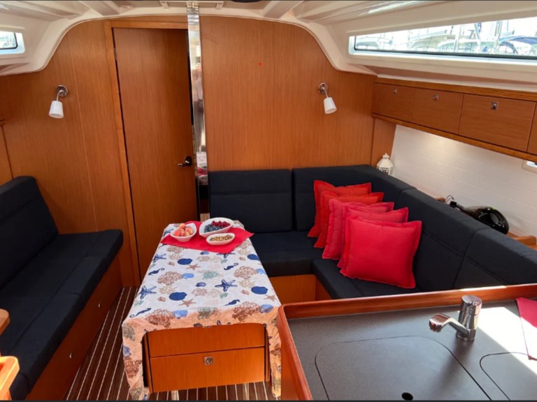 Sailboat to hire Split at the best price