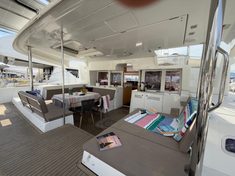 Yacht hire Marmaris cheap Lagoon 450 F