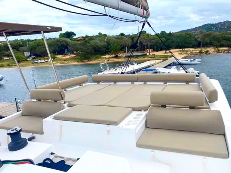 Charter a Bali Catamarans Bali Catspace Voile in Alimos on Samboat