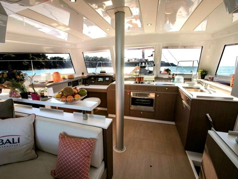 Hire Catamaran Bali with a boat licence