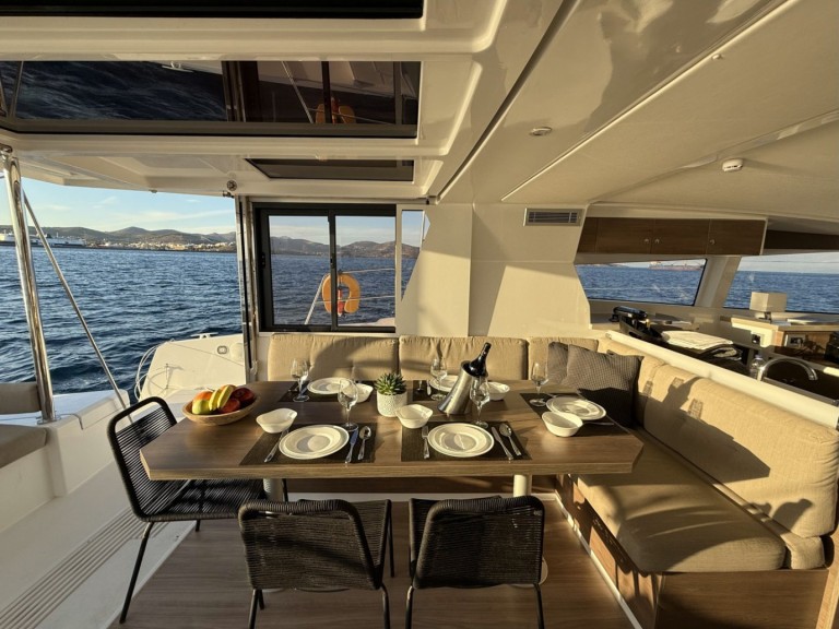 Yacht charter Lávrio - Bali Bali 4.2 on SamBoat