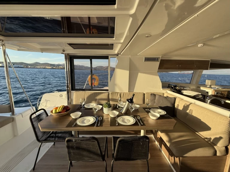 Yacht charter Lávrio - Bali Bali 4.2 on SamBoat