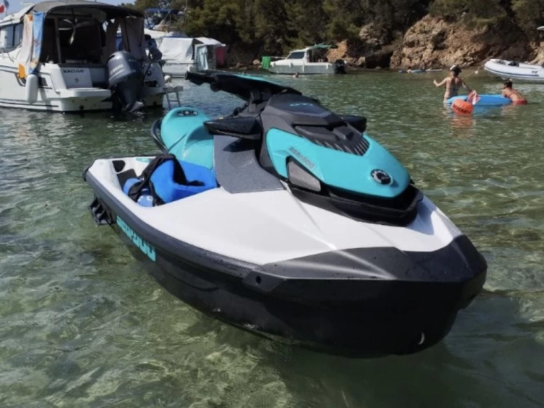Hire Jet ski Sea-Doo with a boat licence