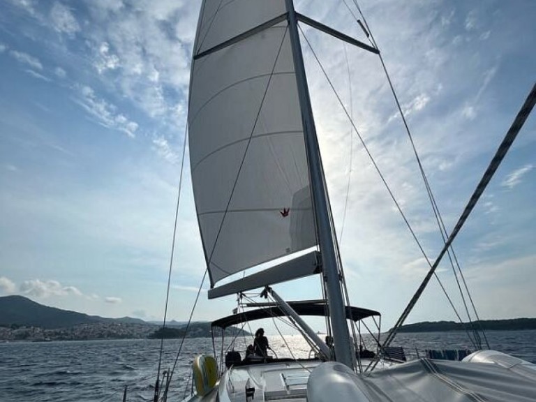Sailboat to hire Split at the best price