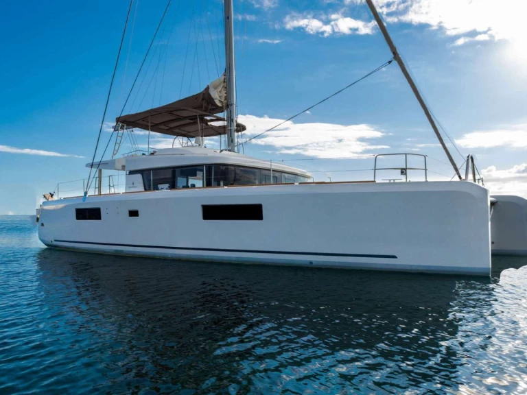 Hire a Lagoon BARON Alimos