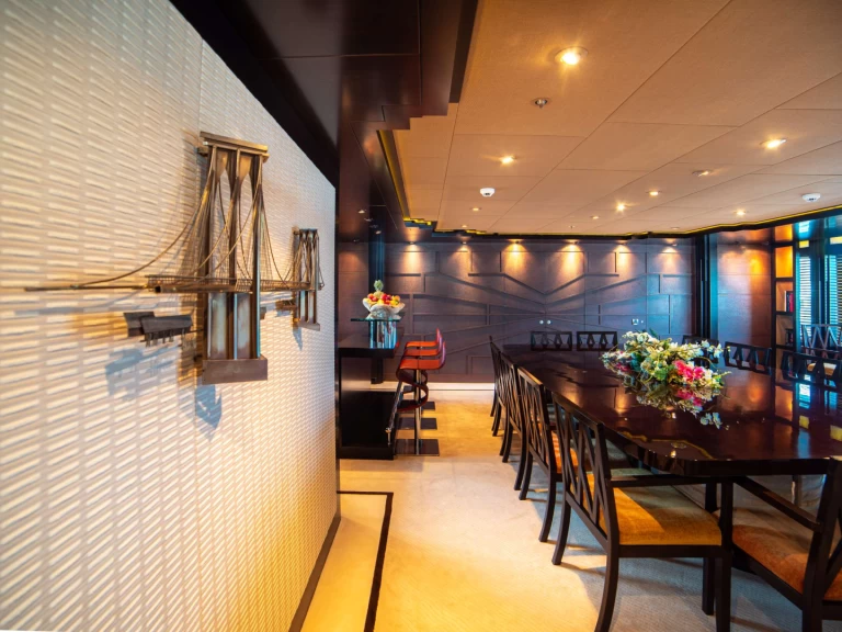 Luxury Yacht hire in Corfu - Feadship TRIDENT