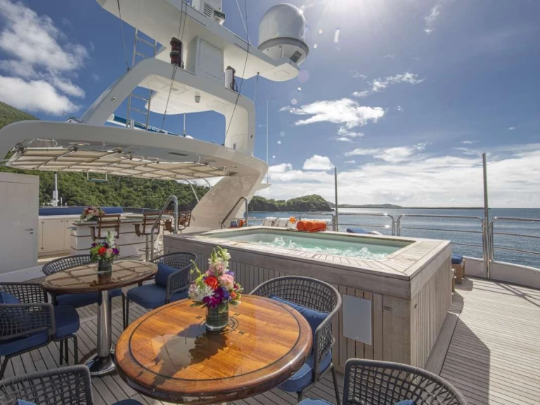 Yacht charter Saint Thomas Island - Benetti SUR LA MER  on SamBoat