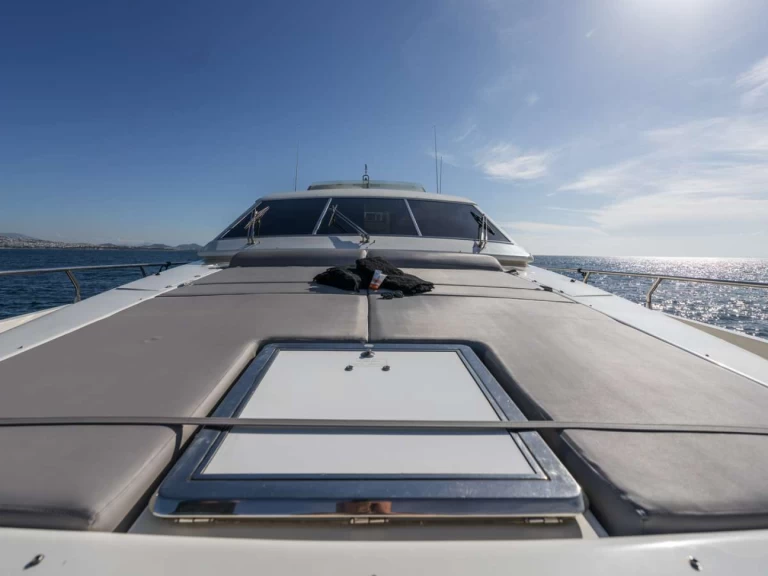 Luxury Yacht to hire Athens at the best price