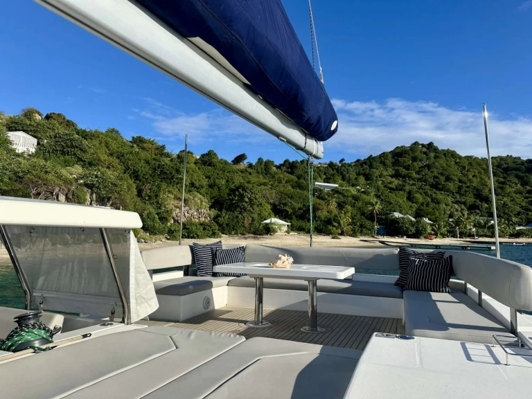 Charter a Robertson and Caine ABBY NORMAL TO in British Virgin Islands (BVI) on Samboat