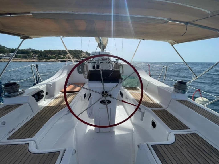 Charter a Bénéteau Oceanis 393 Clipper in Calafell on Samboat