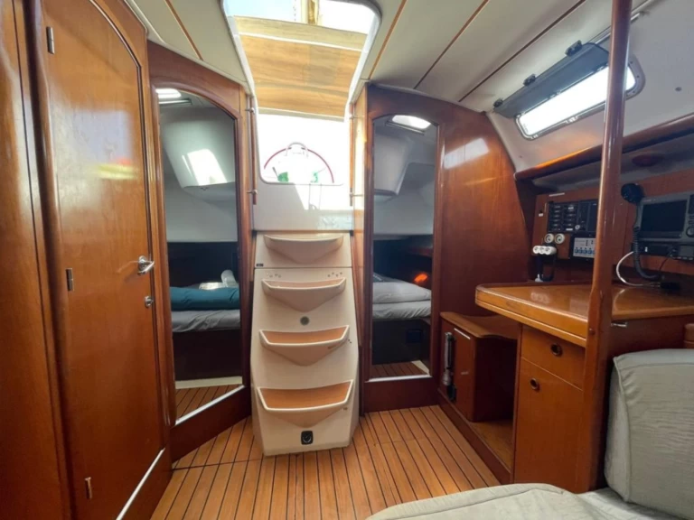 Sailboat to hire Calafell at the best price