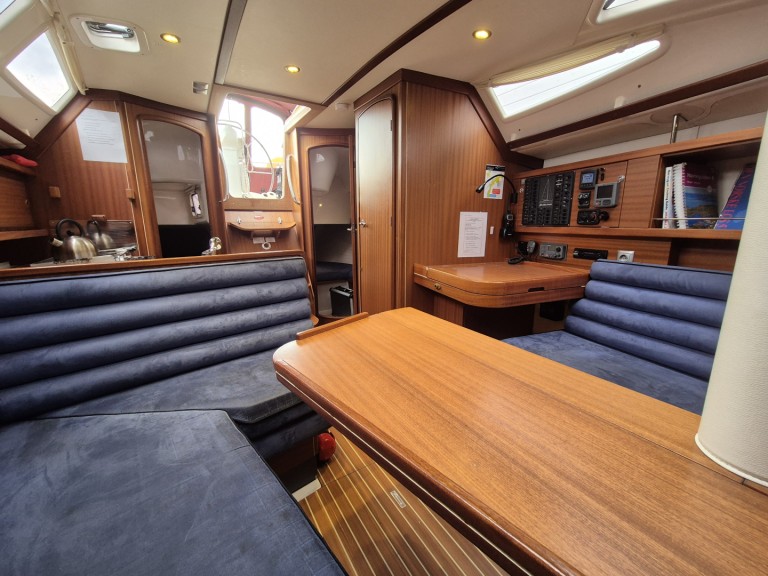 Charter a Delphia Delphia 37 in Harstad on Samboat