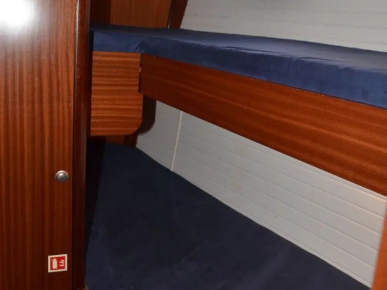 Hire a Delphia Delphia 47-Ice Longyearbyen