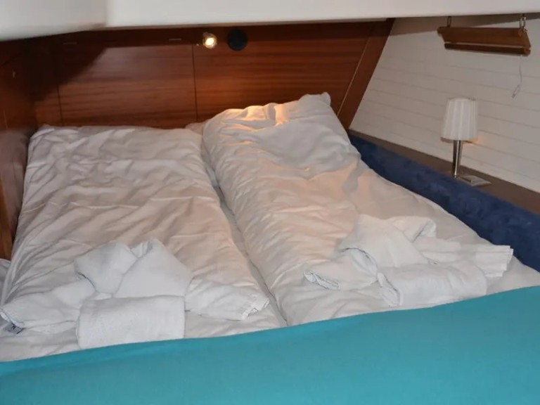Sailboat to hire Harstad at the best price