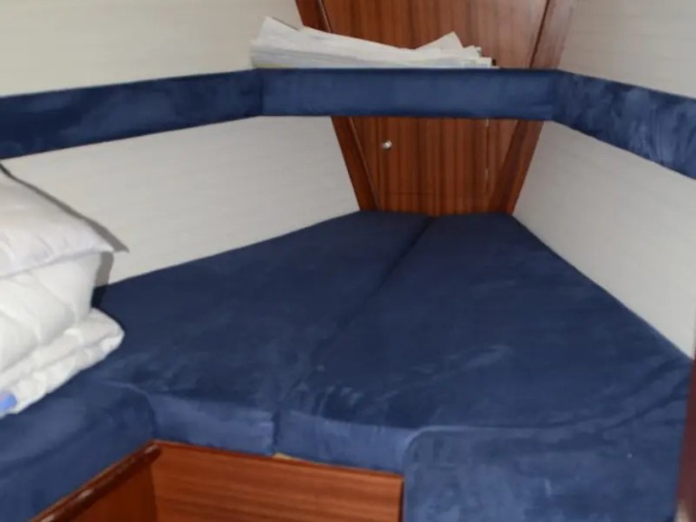 Hire Sailboat Delphia with a boat licence