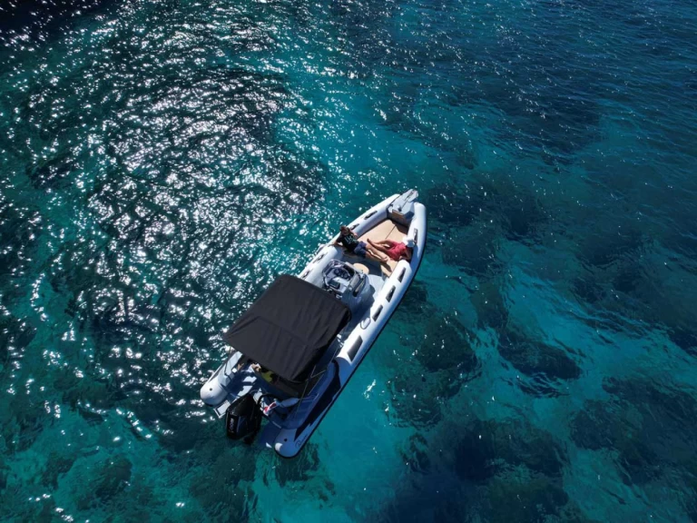 Yacht charter Sliema - Ranieri Ranieri Cayman 26 Sport Touring on SamBoat