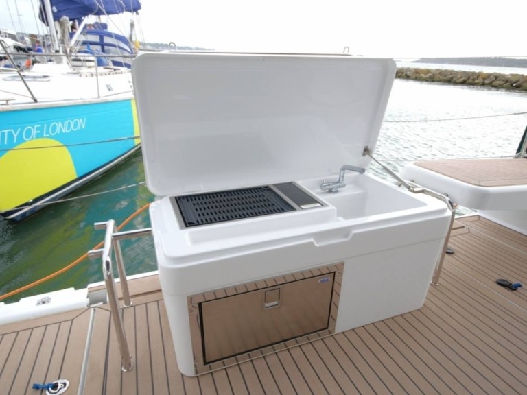 Sailboat hire in Piraeus - Hanse Hanse 588