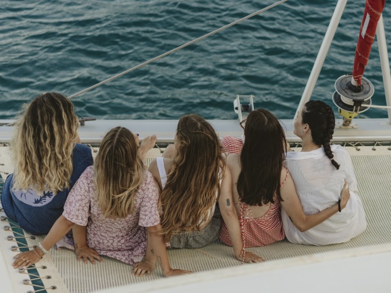 Hire Catamaran Leopard with a boat licence