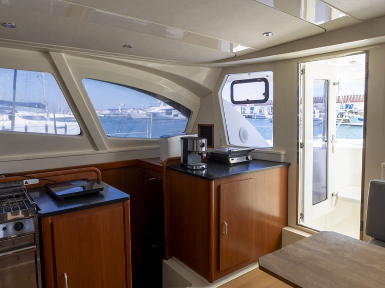 Yacht charter Masnou, El - Leopard Leopard 44 on SamBoat