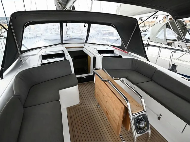 Hire a Hanse Hanse 458 Lefkáda