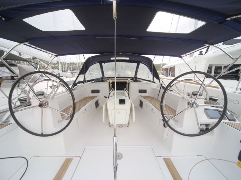 Hire Sailboat with or without skipper Jeanneau Zaton