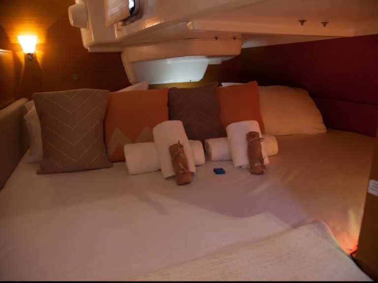 Hire Sailboat with or without skipper Jeanneau Kallithea