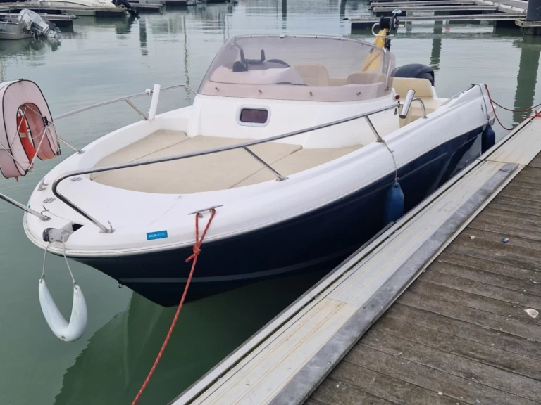 Hire a Jeanneau Cap Camarat 6.35 La Rochelle