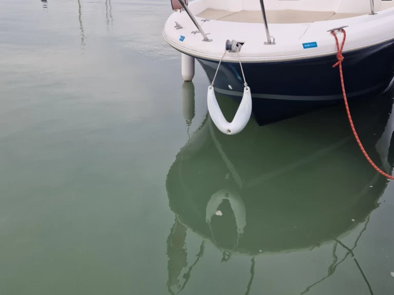 Hire Motorboat with or without skipper Jeanneau La Rochelle