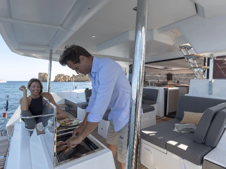 Catamaran hire in Le Marin - Fountaine Pajot Elba 45