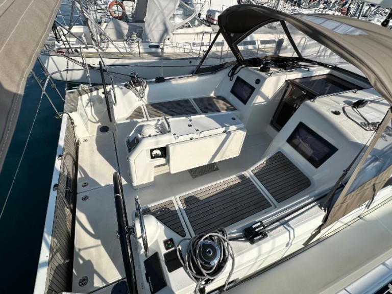 Hire Sailboat with or without skipper 2 Arzon