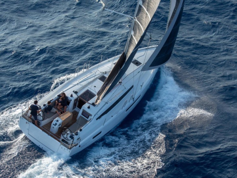 2 SUN ODYSSEE 410 charter bareboat or skippered in  Arzon