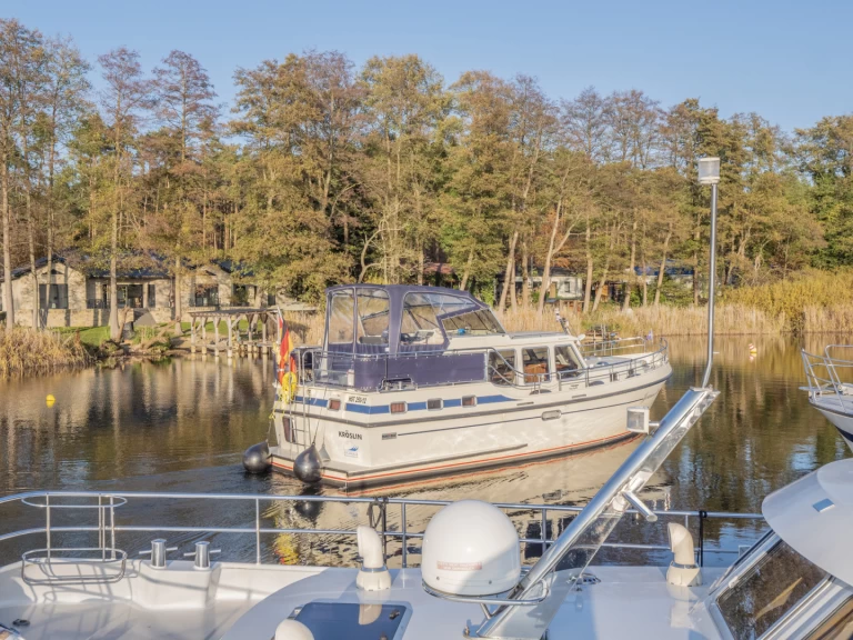 Hire Canal boat with or without skipper Pedro Röbel