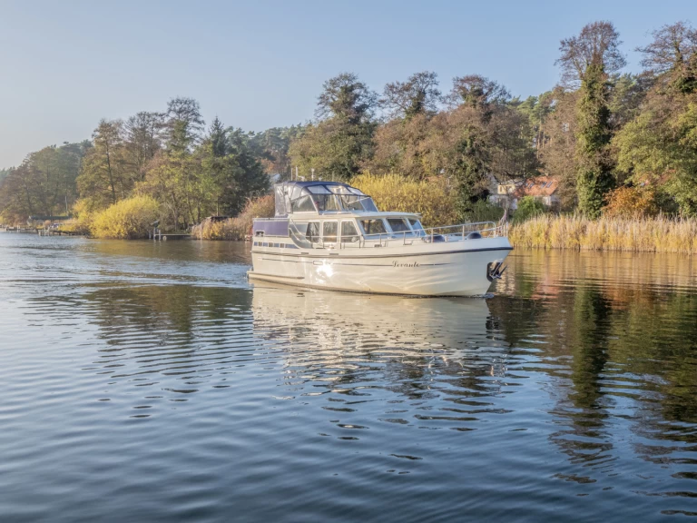 Canal boat to hire Röbel at the best price