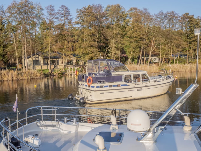 Hire a Pedro Levanto 38 Röbel