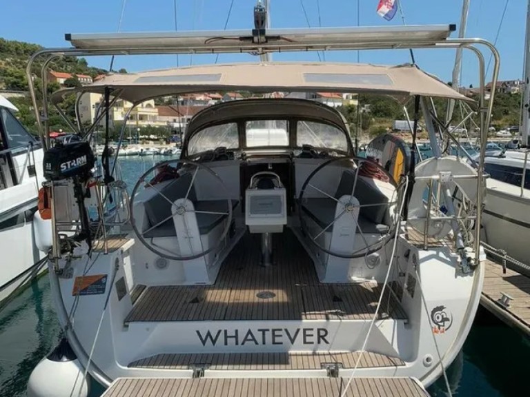 Sailboat to hire Sukošan at the best price