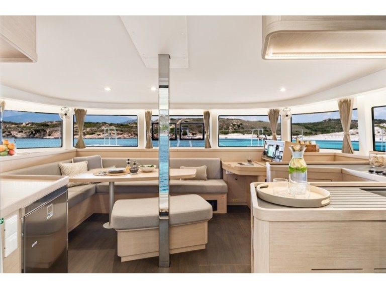Yacht charter Marseille - Lagoon Lagoon 42 on SamBoat