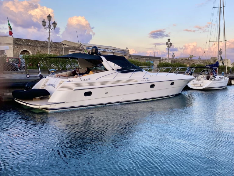Motorboat hire in Milazzo - Cantieri-Di-Sarnico Maxim 55 Special
