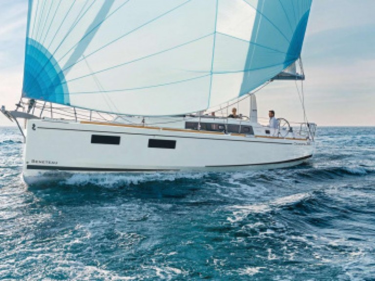 Sailboat to hire Arzon at the best price