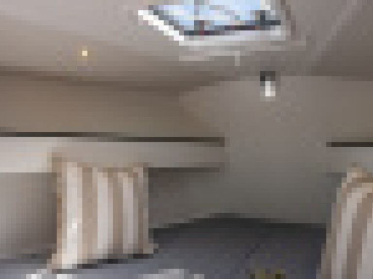 Charter a  RM 970 in Arzon on Samboat