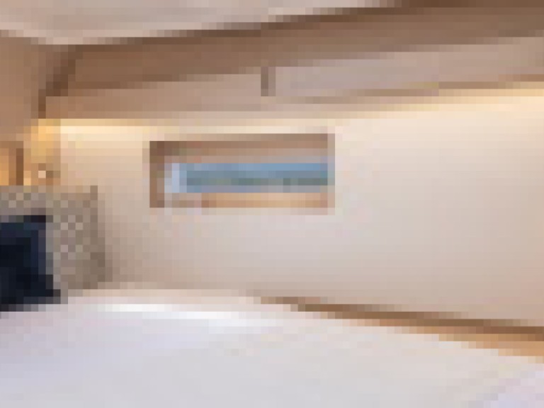 Sailboat to hire Arzon at the best price