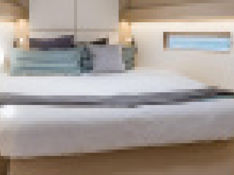 Charter a OCEANIS 40.1 OCEANIS 40.1 in Arzon on Samboat