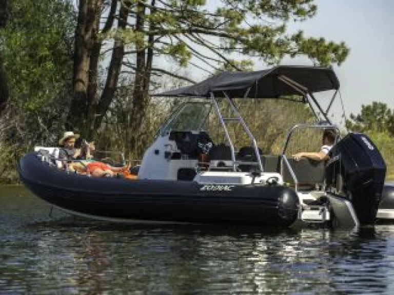 Yacht hire Arzon cheap ZODIAC MEDLINE 6.80