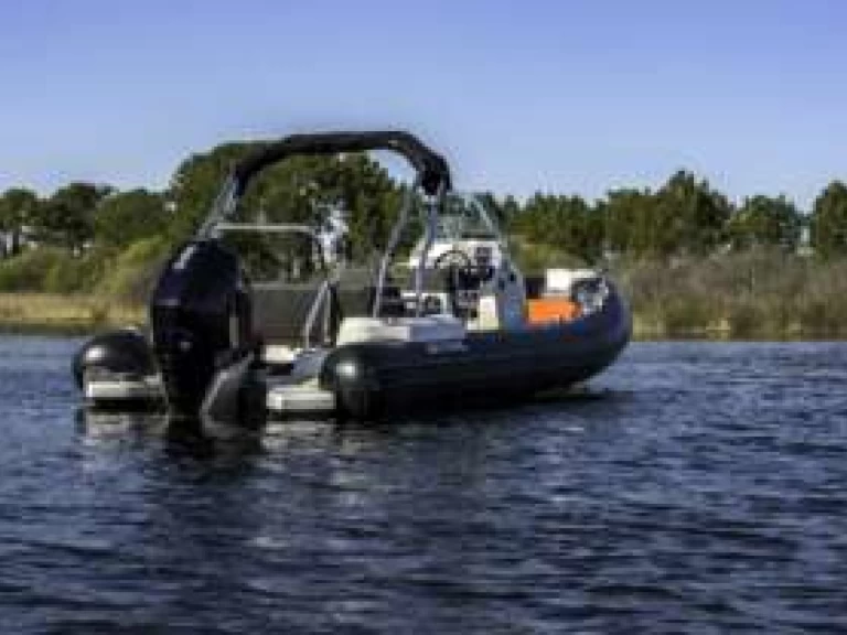 RIB hire in Arzon - Zodiac ZODIAC MEDLINE 6.80